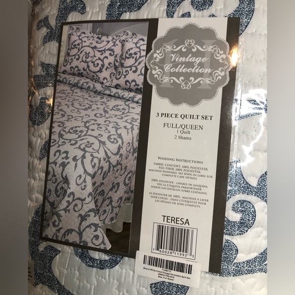 3 Piece Quilt Set Full/Queen Vintage Collection Teresa White & Blue NWT - Picture 4 of 5